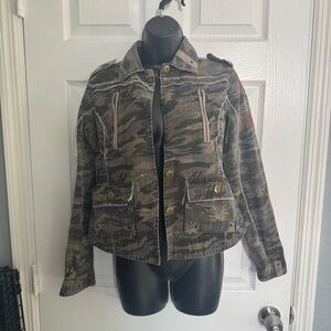 Vintage Y2K Passport Camouflage Utility Jacket - Size M